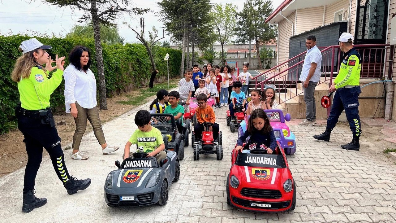 Kulu’da anaokulu öğrencilerine trafik güvenliği eğitimi