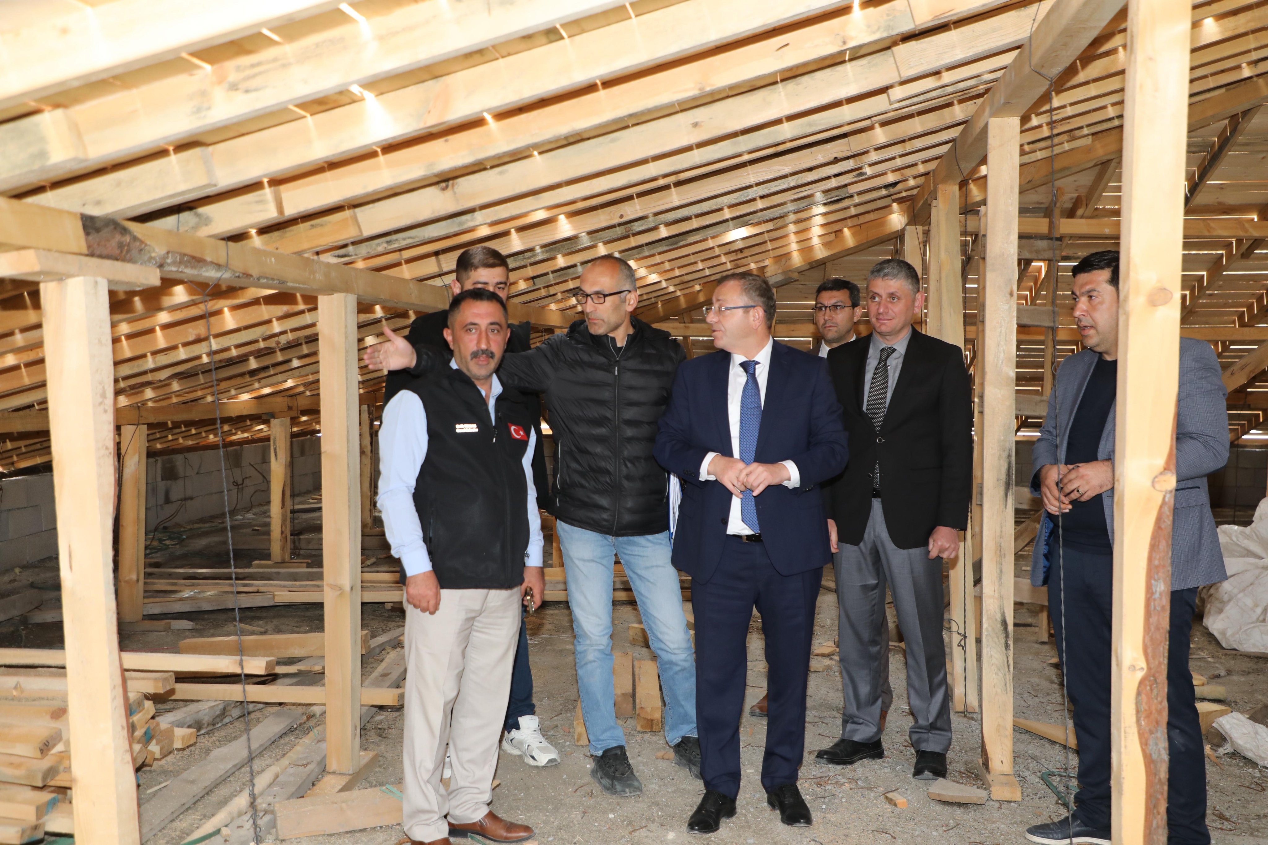 Kars İl Halk Kütüphanesinde Yenileme Çalışmaları Sürüyor