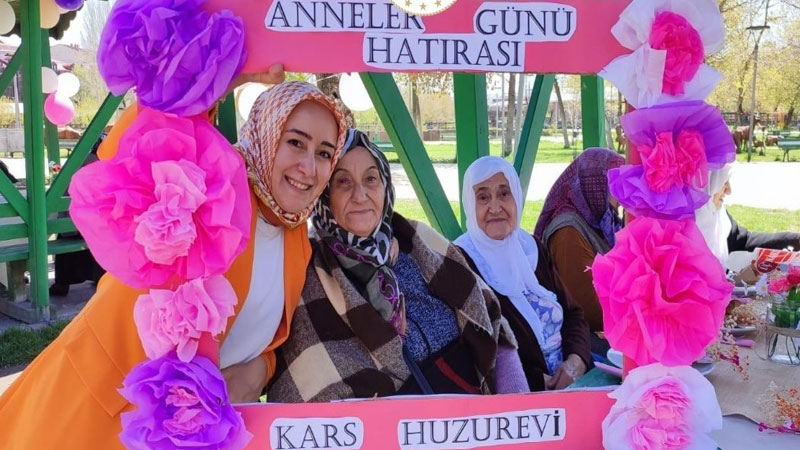 Kars Huzurevinde Anneler Günü Coşkuyla Kutlandı