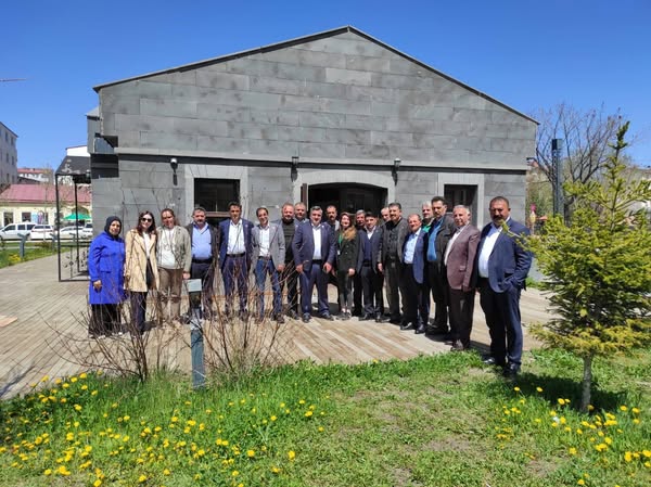 Kars Yeşilay’dan Muhtarlara Bağımlılıkla Mücadele Eğitimi