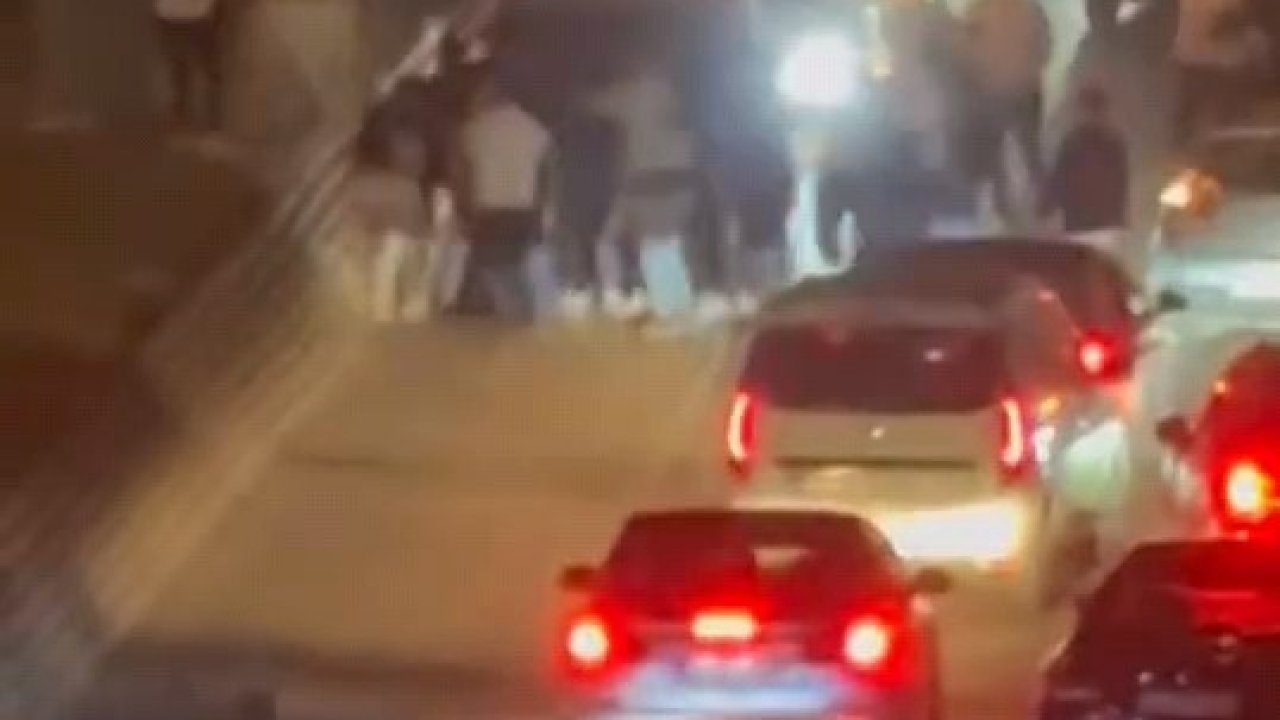 Asker konvoyundaki şahısların kavgası kamerada