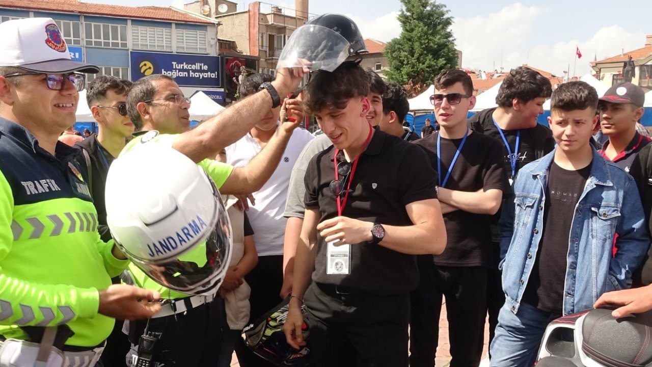 Tavşanlı’da Trafik Haftası renkli etkinliklerle kutlandı