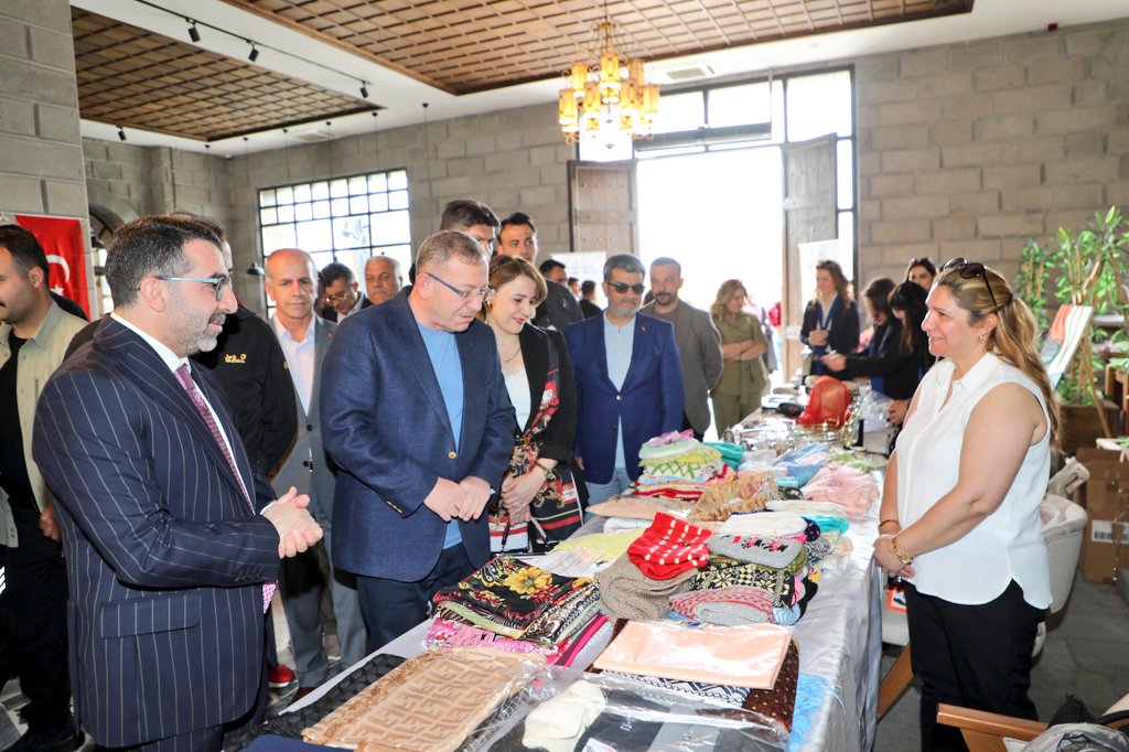 Kars’ta Anneler Günü Kermesi Yoğun İlgi Gördü