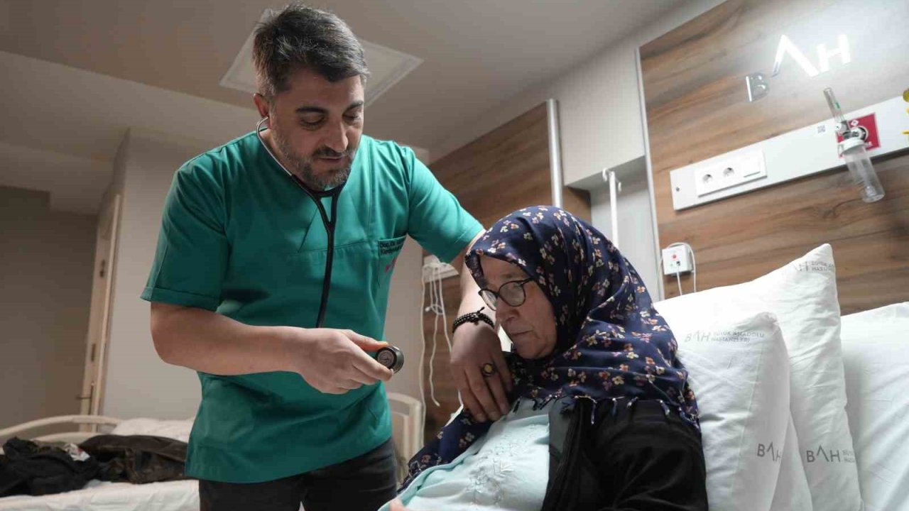 Karadeniz’de ilk: Ciddi kalp kapak kaçağı olan hasta ’mandallama’ yöntemiyle sağlığına kavuştu