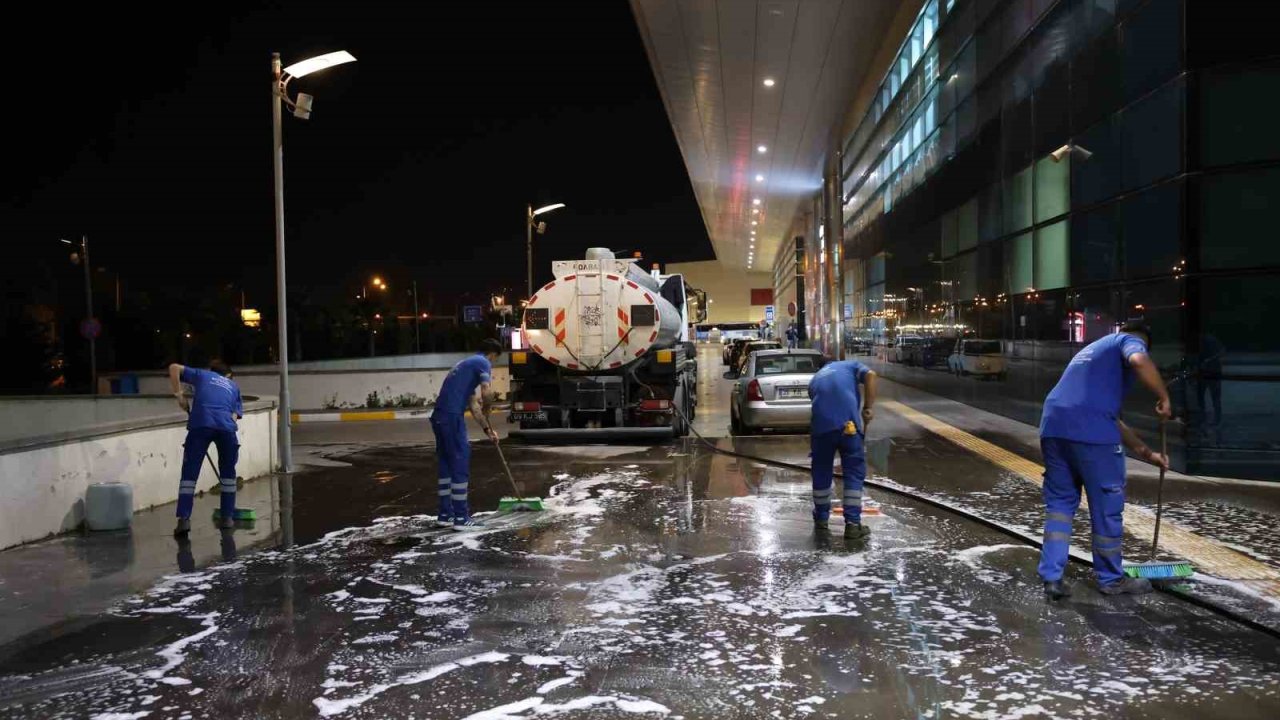 Büyükşehir’in çevre bakım ve temizlik çalışmaları hız kesmiyor