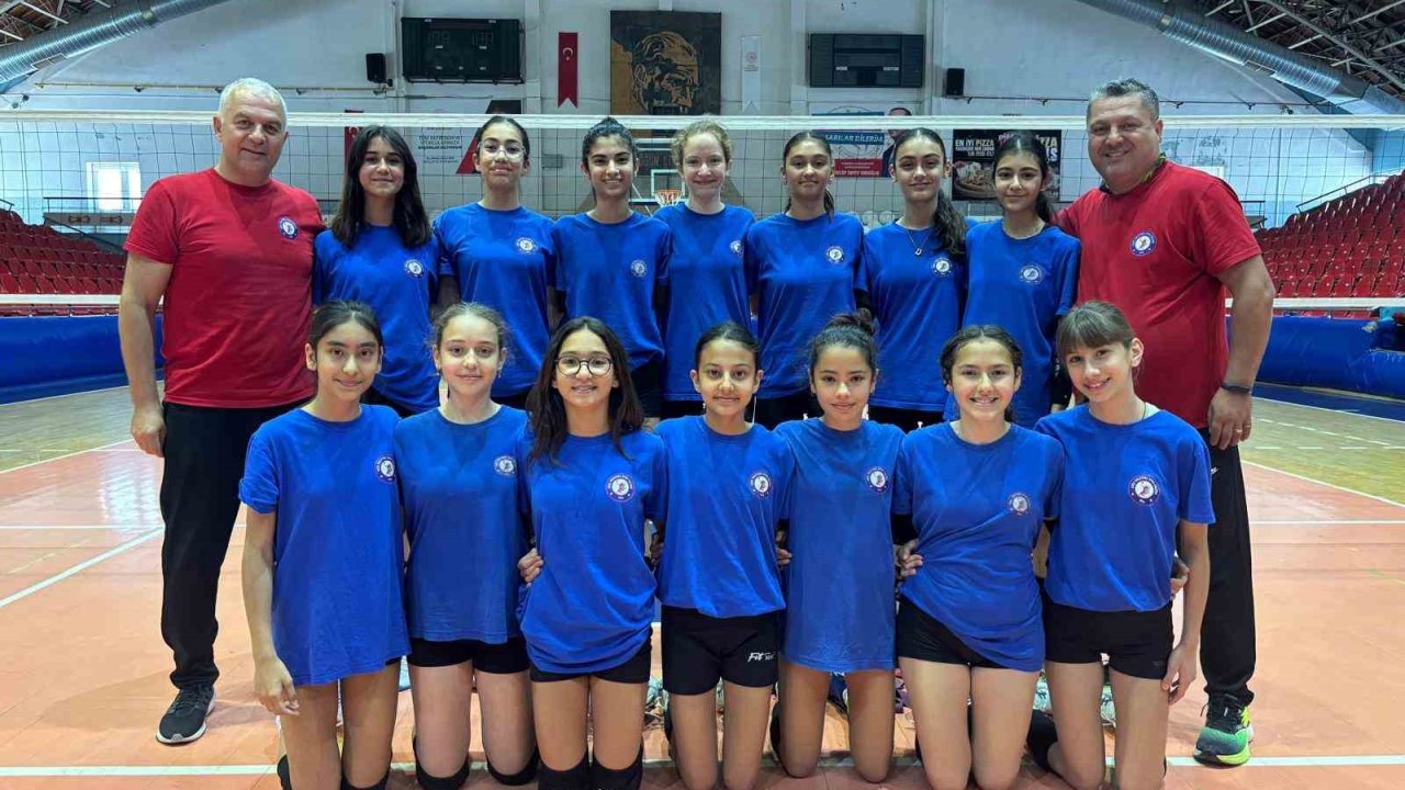 Söke Voleybol Takımı Midi Kızlar’da Türkiye Finallerine yükseldi