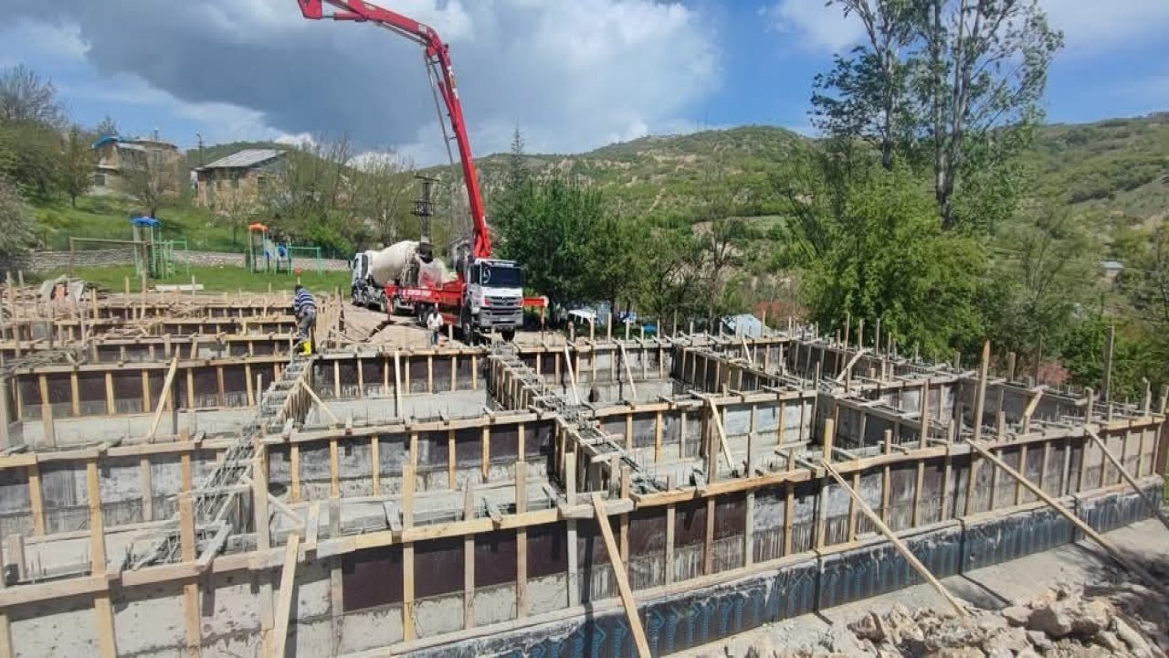 Mazgirt’te depreme dayanıksızlığı nedeni ile yıkılan okul yeniden yapılıyor