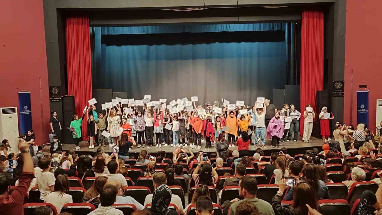 Büyükşehir Belediyesi’nin Drama Atölyesi’ndeki minikler hünerlerini sergiledi