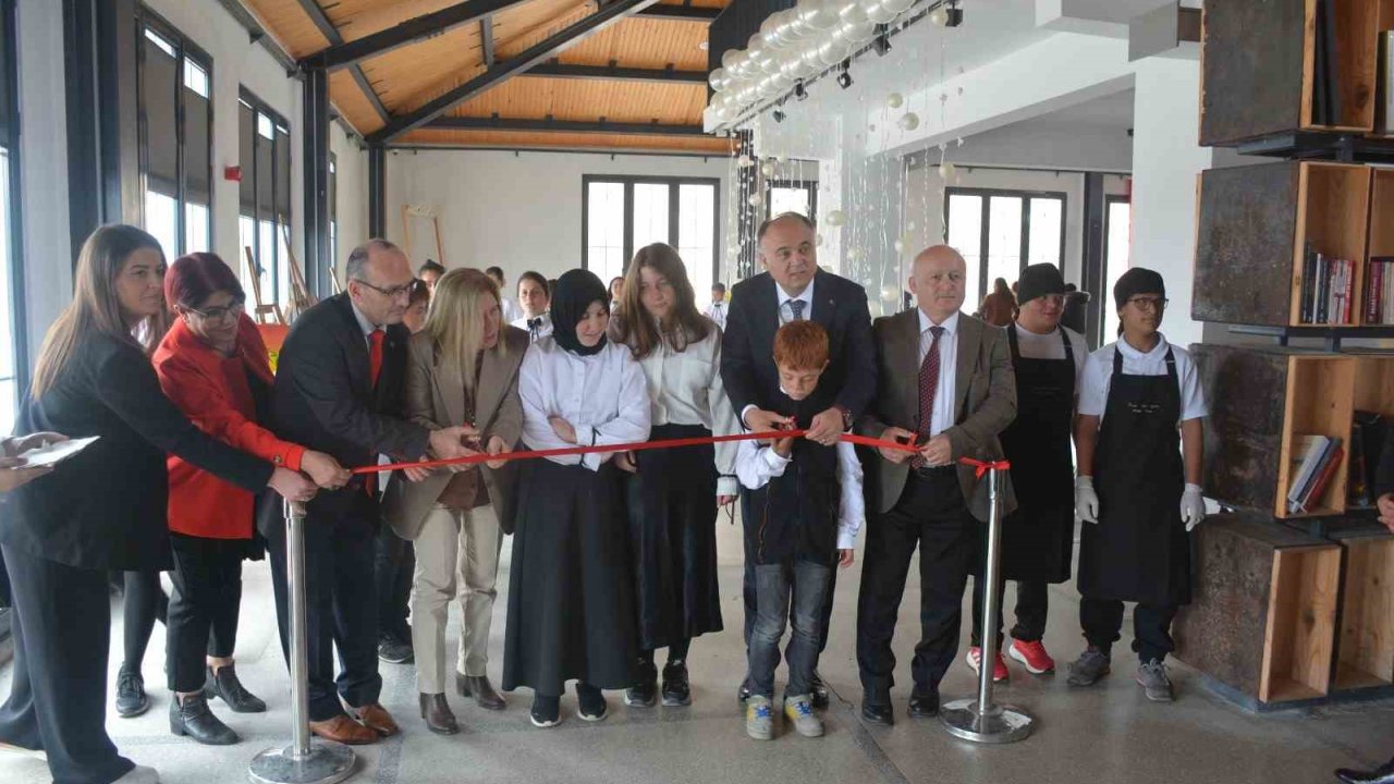 Sinop’ta "Özelim Çocuk Korosu ve Karma Sanat Sergisi"