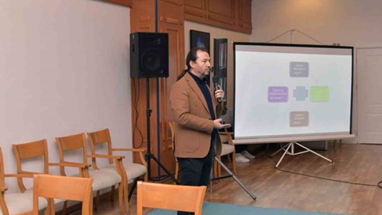 MSKÜ’de seminer dizisi: ‘Eğitim-Öğretim programlarında revizyon süreci’