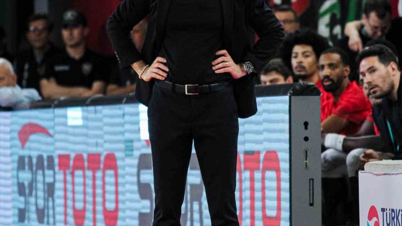 Ahmet Çakı: "Büyük fedakarlıklarla mücadele eden bir ekibiz"