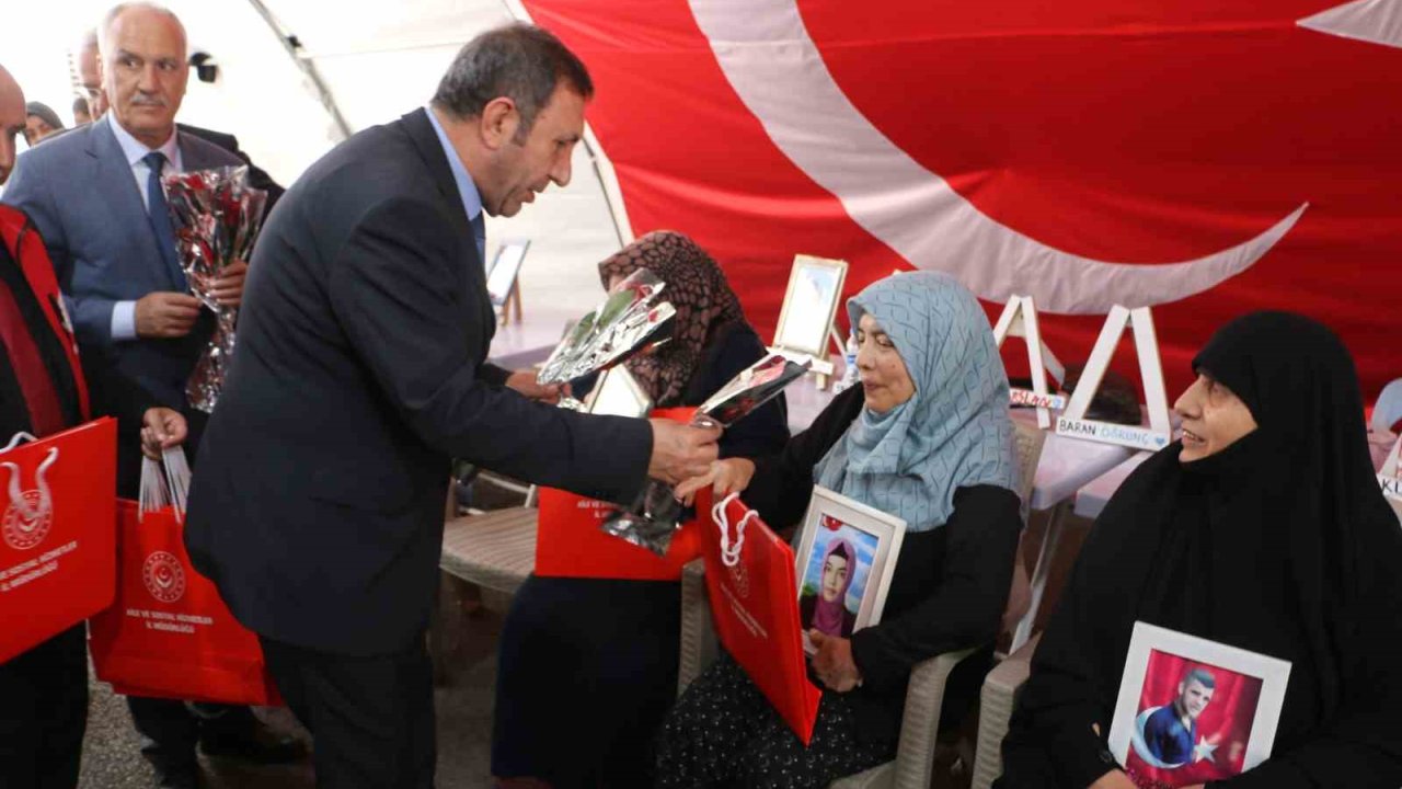 Diyarbakır Aile ve Sosyal Hizmetler İl Müdürlüğünden Diyarbakır annelerine ziyaret