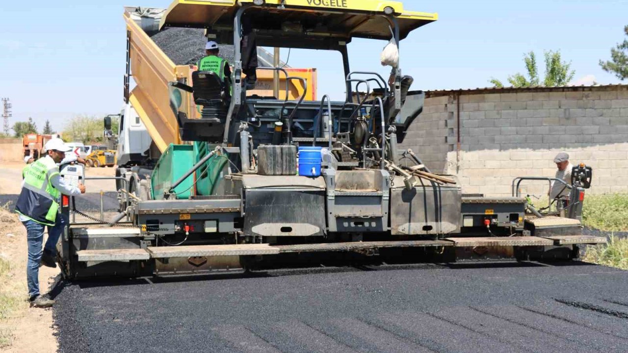 Şanlıurfa kırsalına 520 kilometre sathi asfalt döküldü