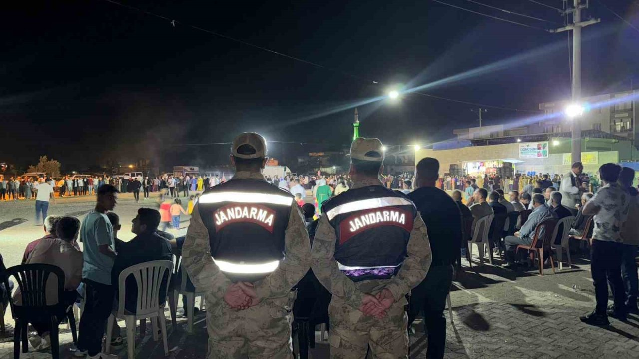 Jandarmadan düğün mesaisi