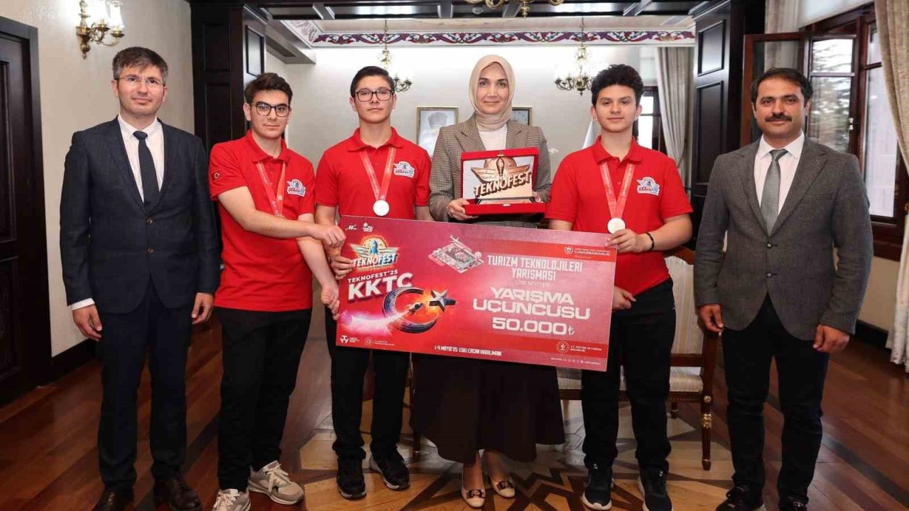 Vali Yiğitbaşı, TEKNOFEST KKTC 2025’te dereceye giren HasCode Takımı’nı kabul etti