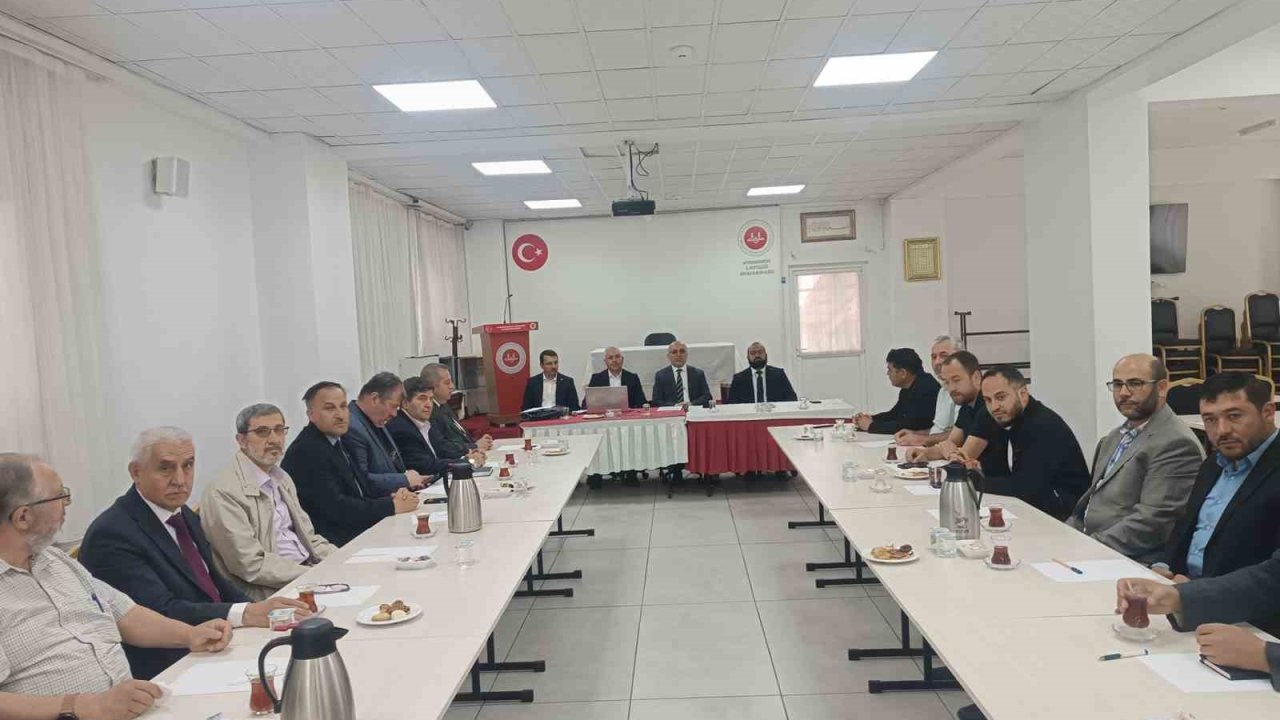 Afyonkarahisar’da umre istişare toplantısı gerçekleştirildi