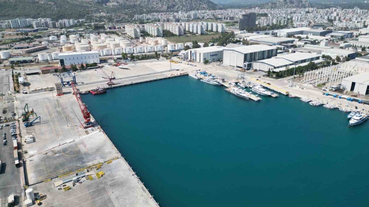 Antalya Serbest Bölgesi ticaret hacminde geçen yıla oranla yüzde 9’luk artış sağladı