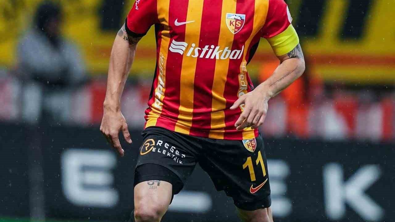 Kayserispor Kaptanı Gökhan Sazdağı: "Gemiyi limana yanaştırdık"