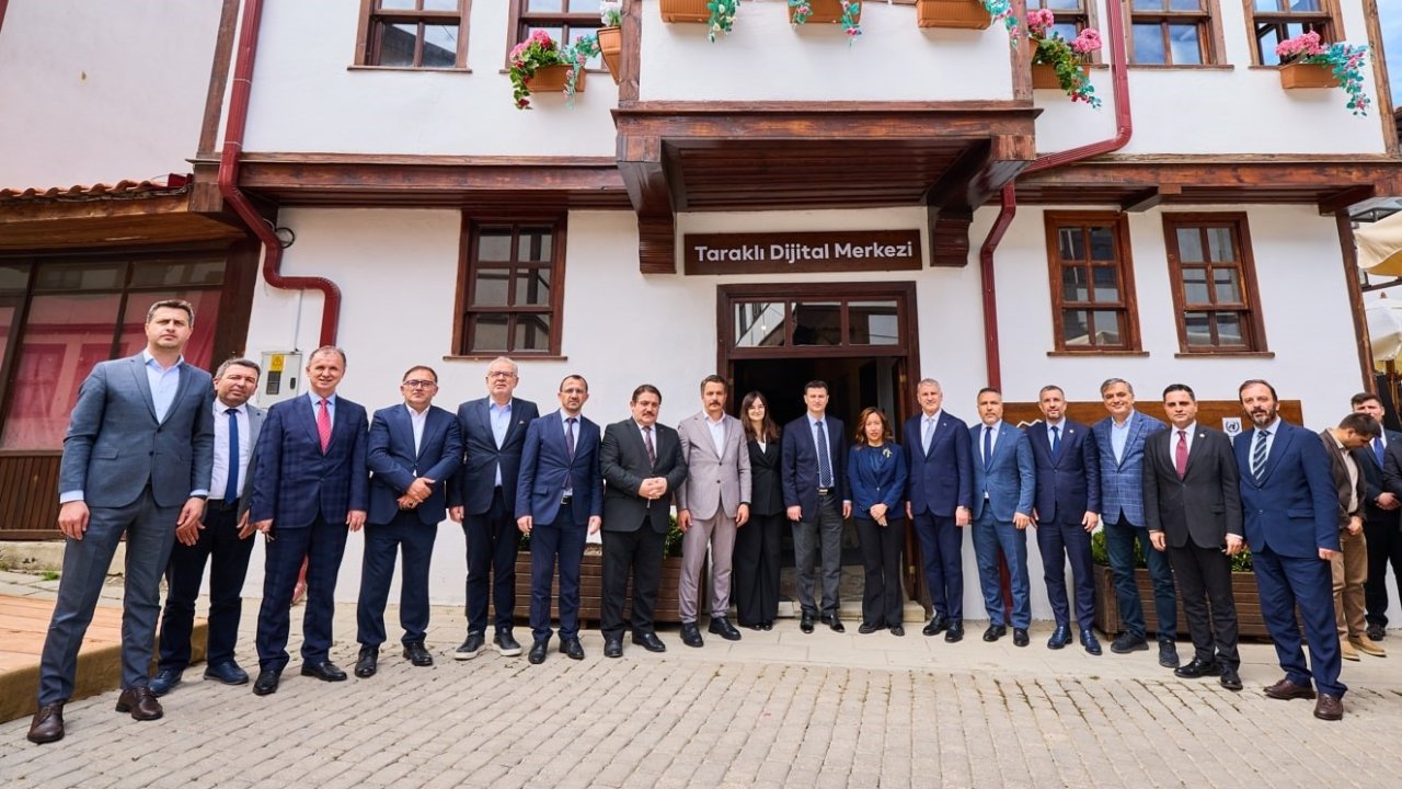 "Yarının Köyleri" projesinin üçüncü durağı olan Taraklı Dijital Merkezi ilk 6 ayı tamamladı