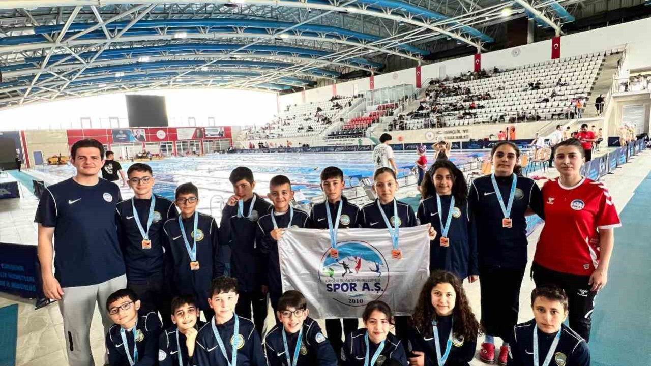 Kayserili yüzücülerden önemli dereceler