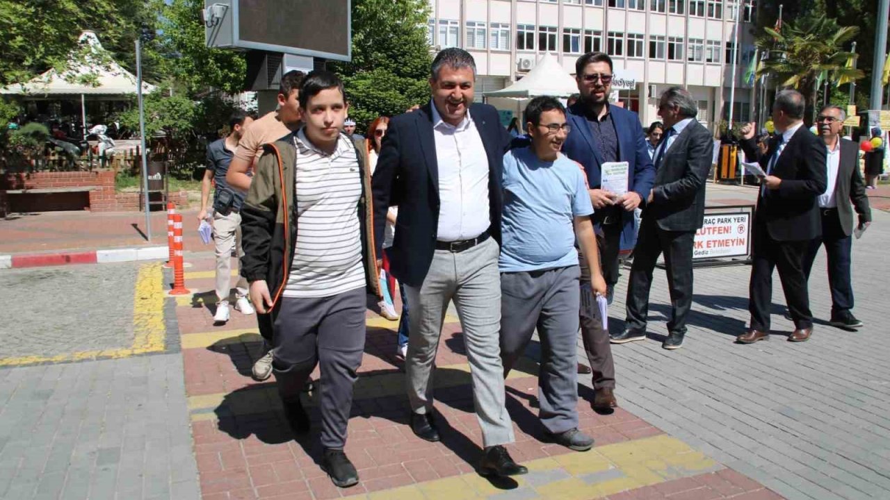 Gediz’de Engelliler Haftası farkındalık standıyla başladı