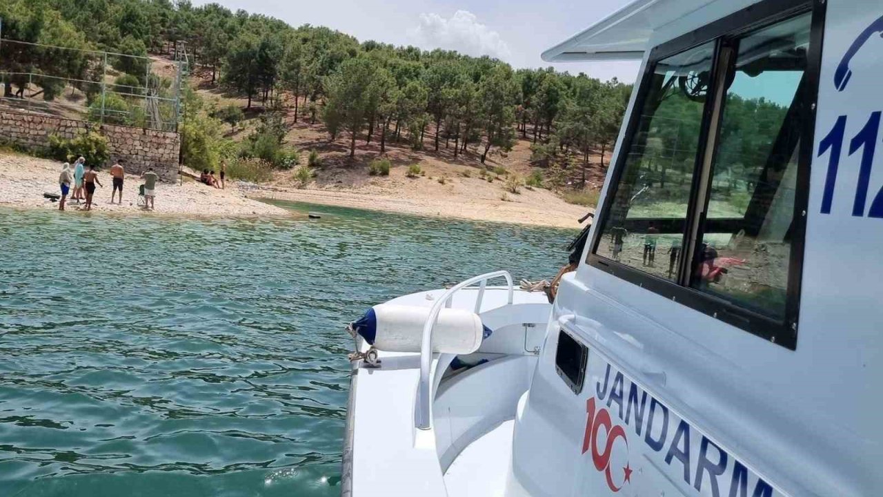 Suda yüzen 32 kişiye 94 bin lira ceza kesildi
