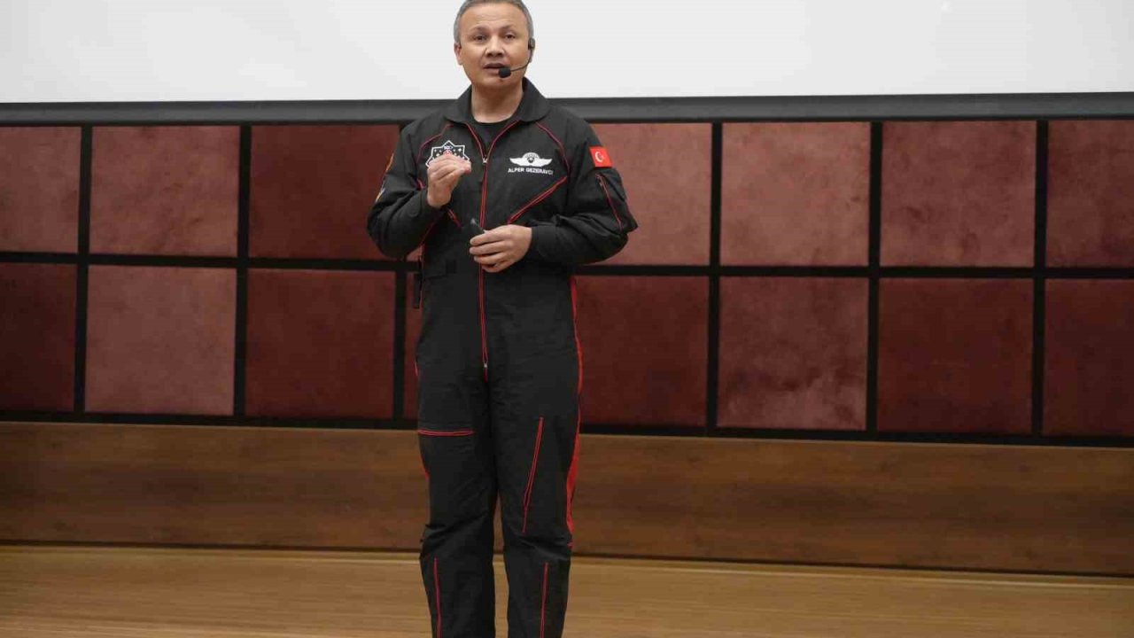 Astronot Alper Gezeravcı: "Uzay alanında ciddi çalışmaların altına imza atmış milletlerden biriyiz"