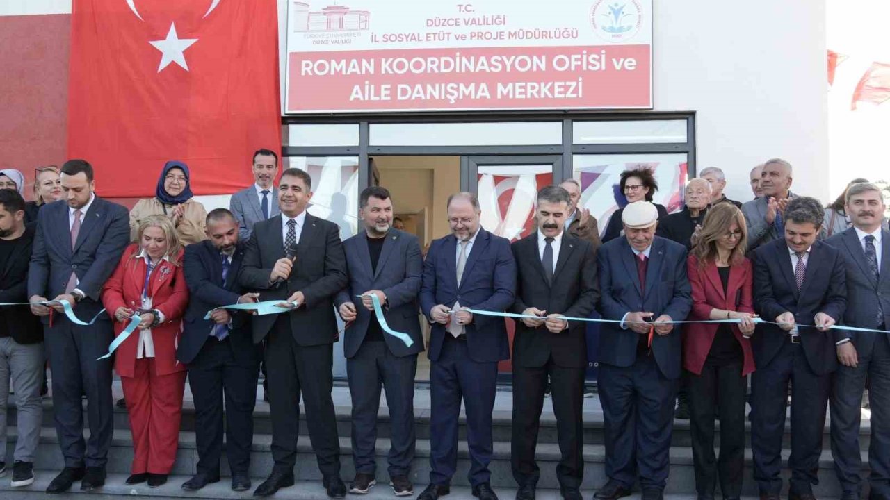 Romanlar Hıdırıllezi kutladı. konserle coştu