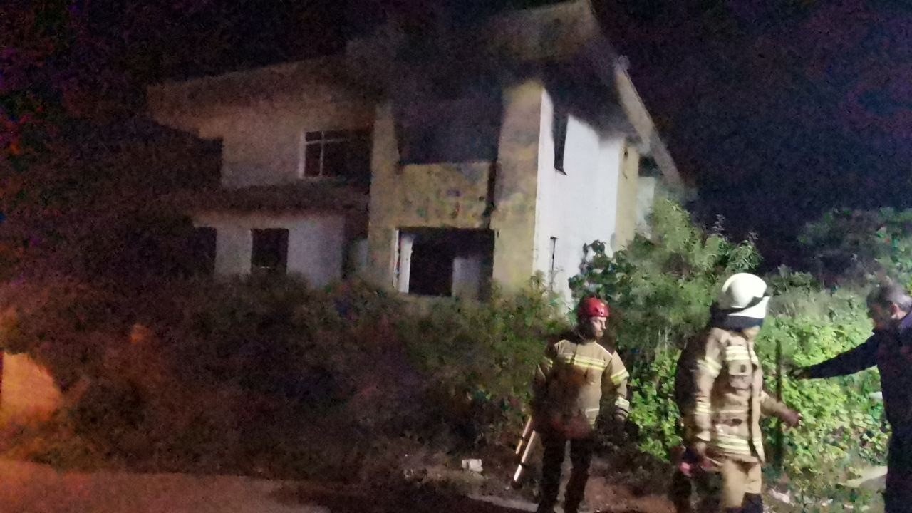Metruk bina alevlere teslim oldu