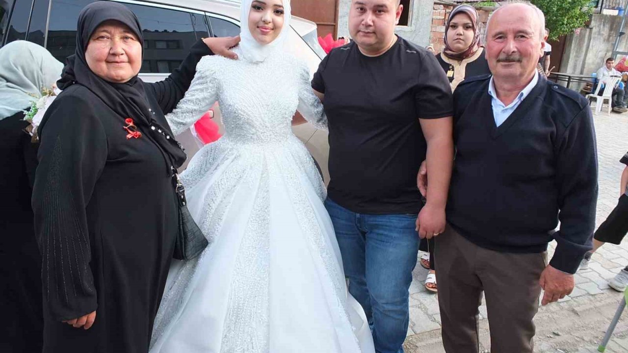 Burhaniye’de Cezayirli geline Türk usulü düğün
