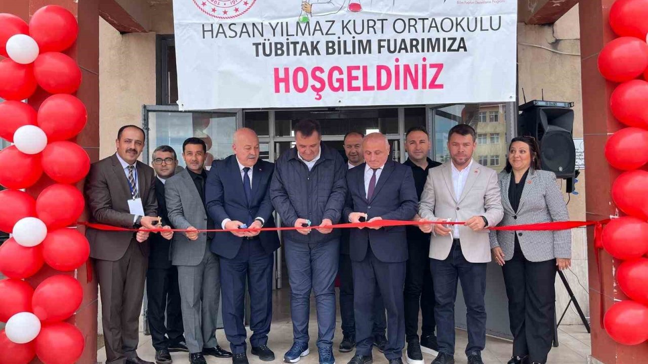 Hayrabolu’da ortaokul öğrencilerinden bilim şöleni