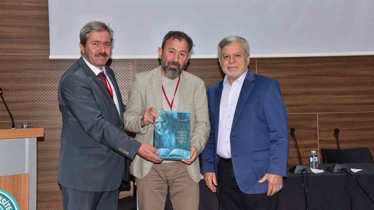 Balıkesir Uluslararası İlahiyat sempozyumuna ev sahipliği yaptı