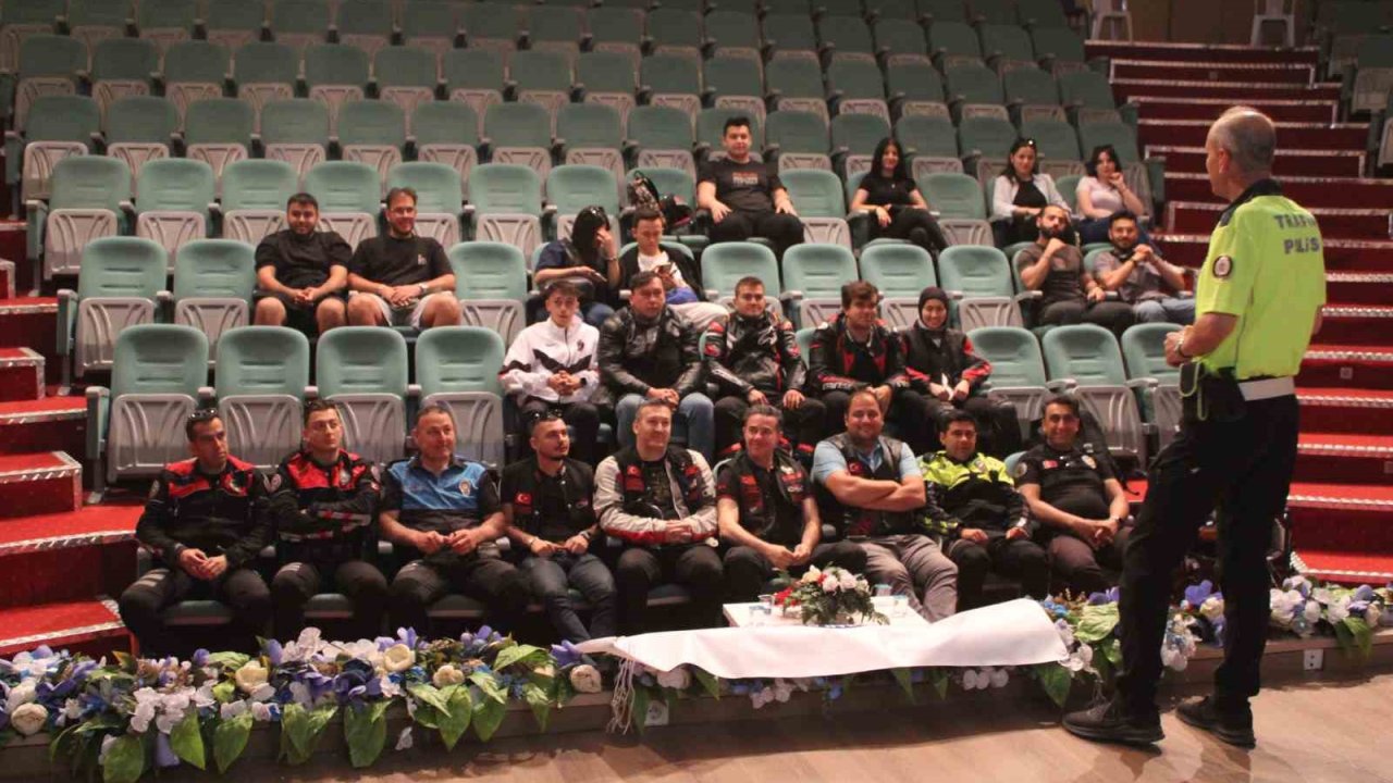 Aydın’da trafik ekiplerinden genç sürücülere ders