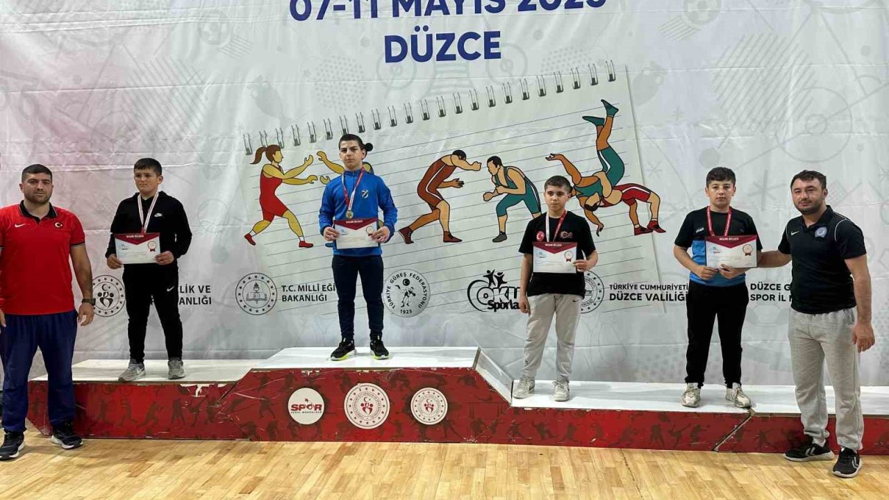 Kartepeli güreşçi Türkiye şampiyonu oldu