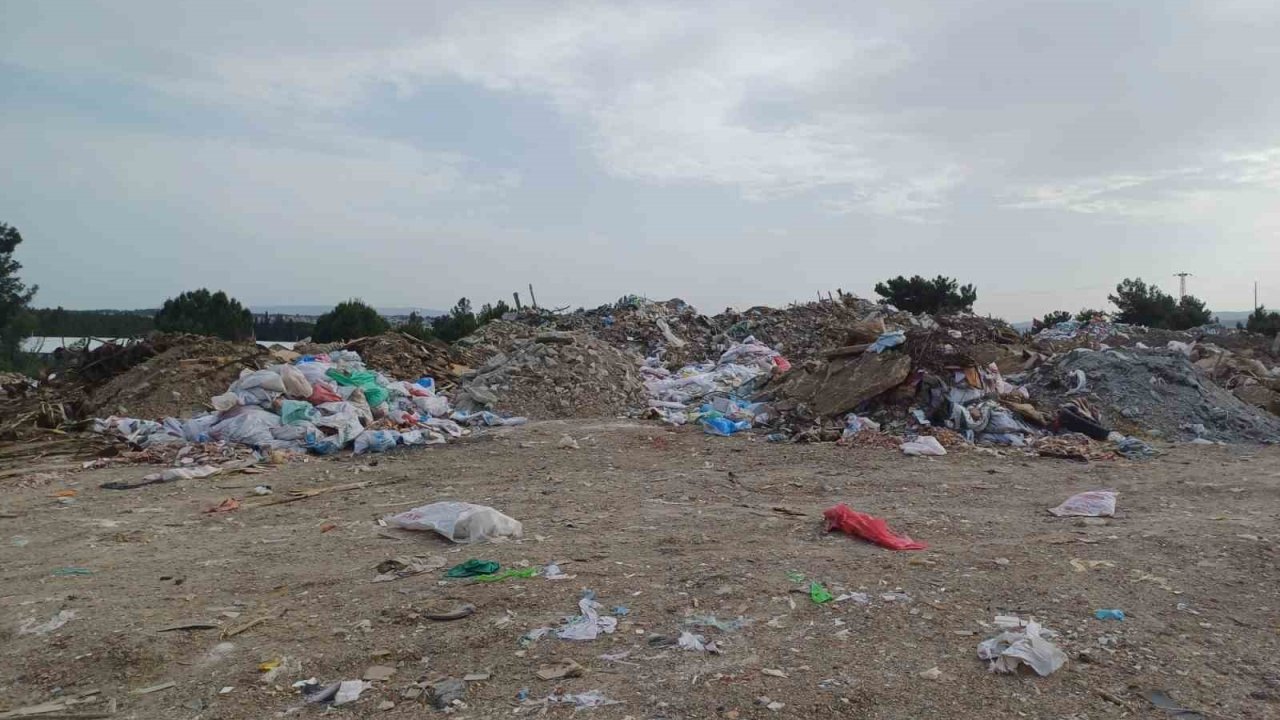 Açık alana atık döken belediyeye 1,8 milyon lira ceza