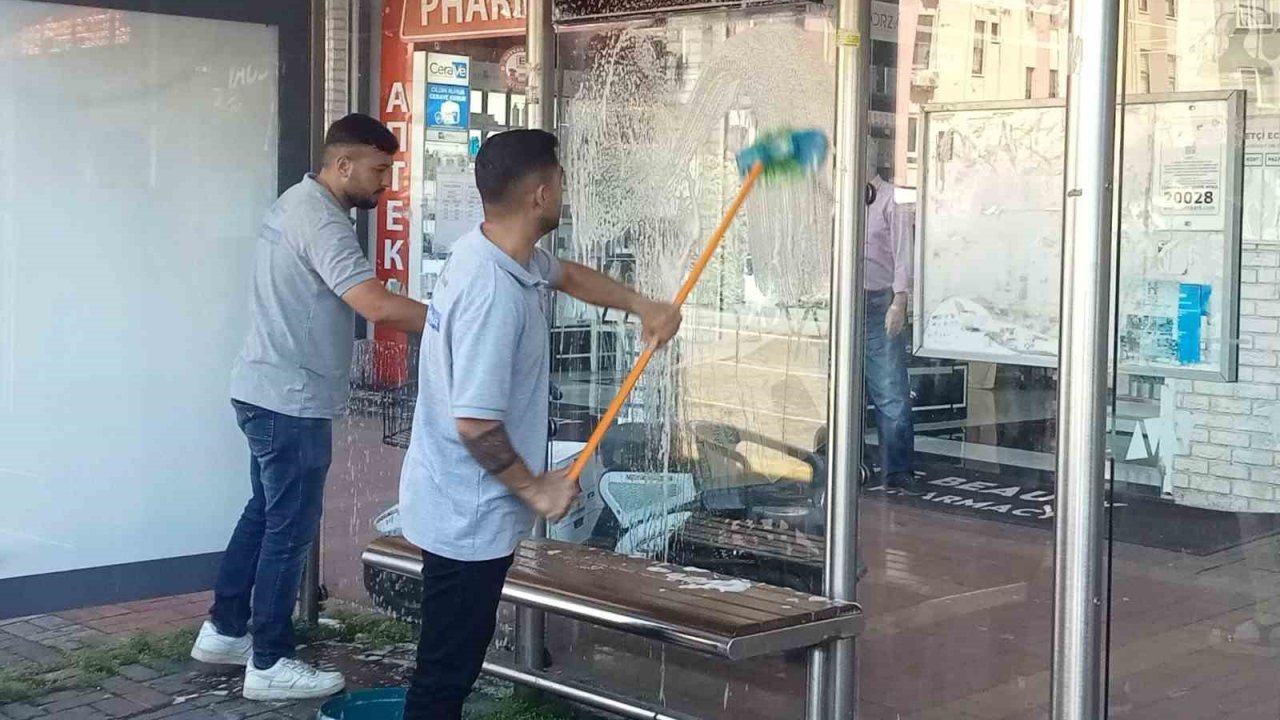 Alanya’da otobüs duraklarına bakım
