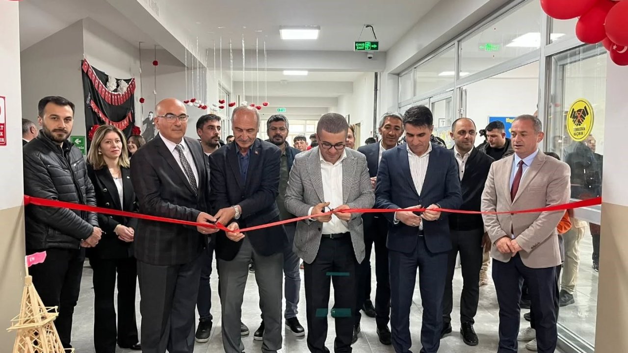 Kağızman’da yılsonu sergisine yoğun ilgi