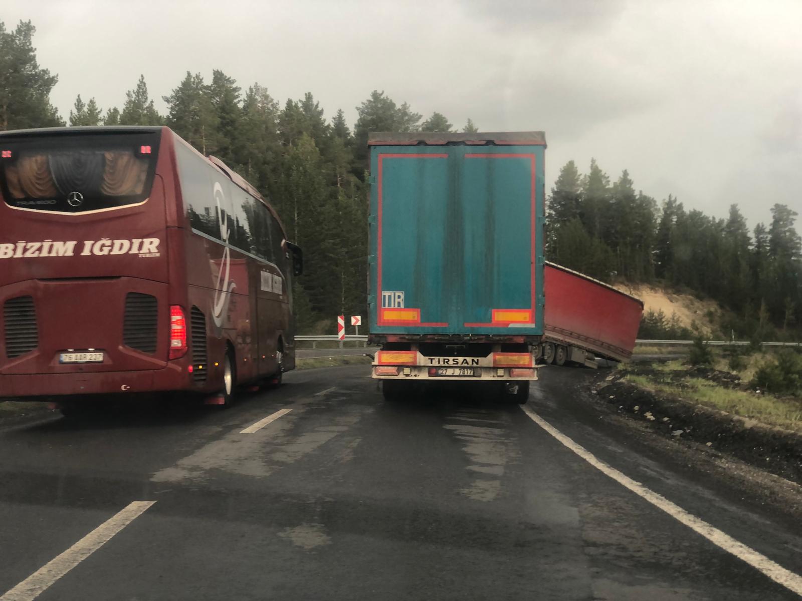 Kars'ta facia kıl payı atlatıldı