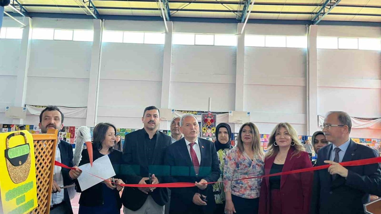 Öğrencilerin eserleri göz kamaştırdı