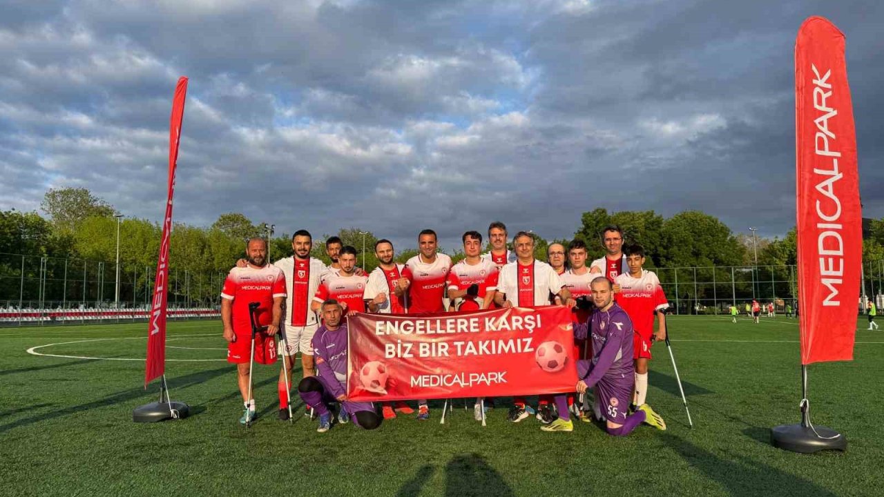 Samsun’da doktorlar ile engelliler empati maçı yaptı