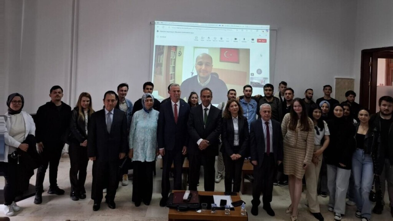 Kütahya’da "Türkiye’nin Siyasi Hayatında Beyaz Devrim" konulu panel