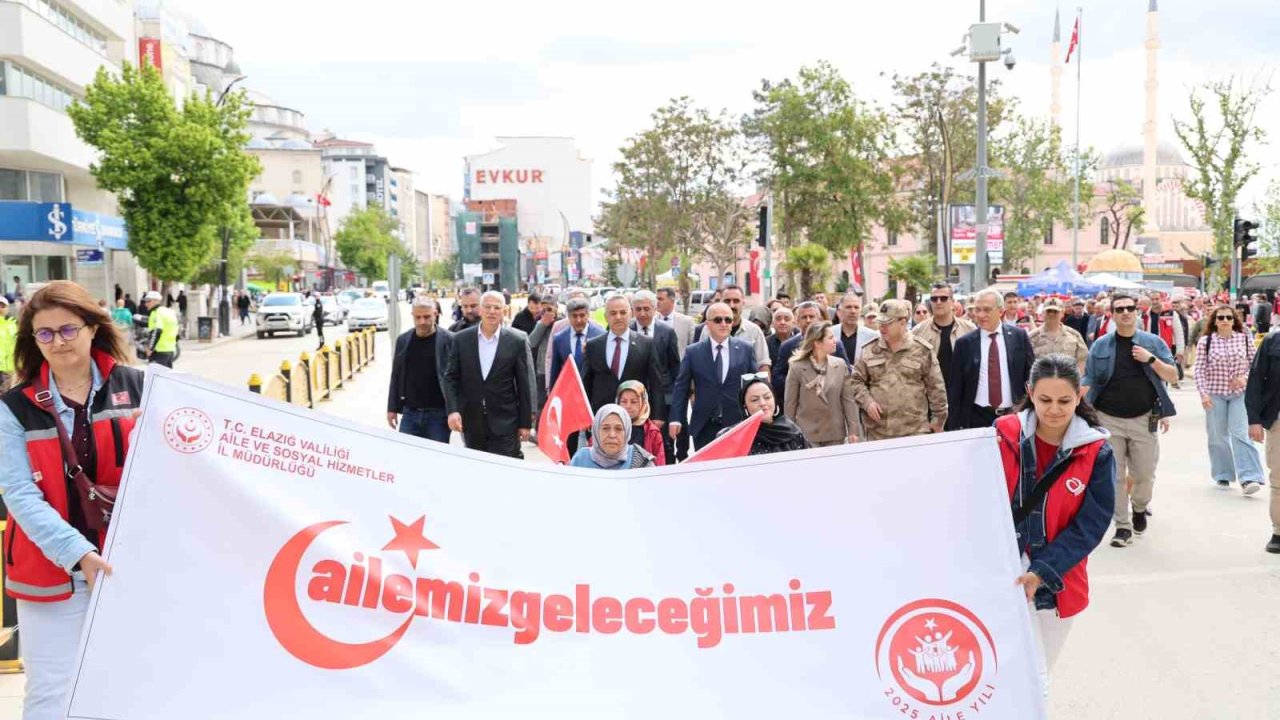 Elazığ’da ‘Aile Yılı’ yürüyüşü
