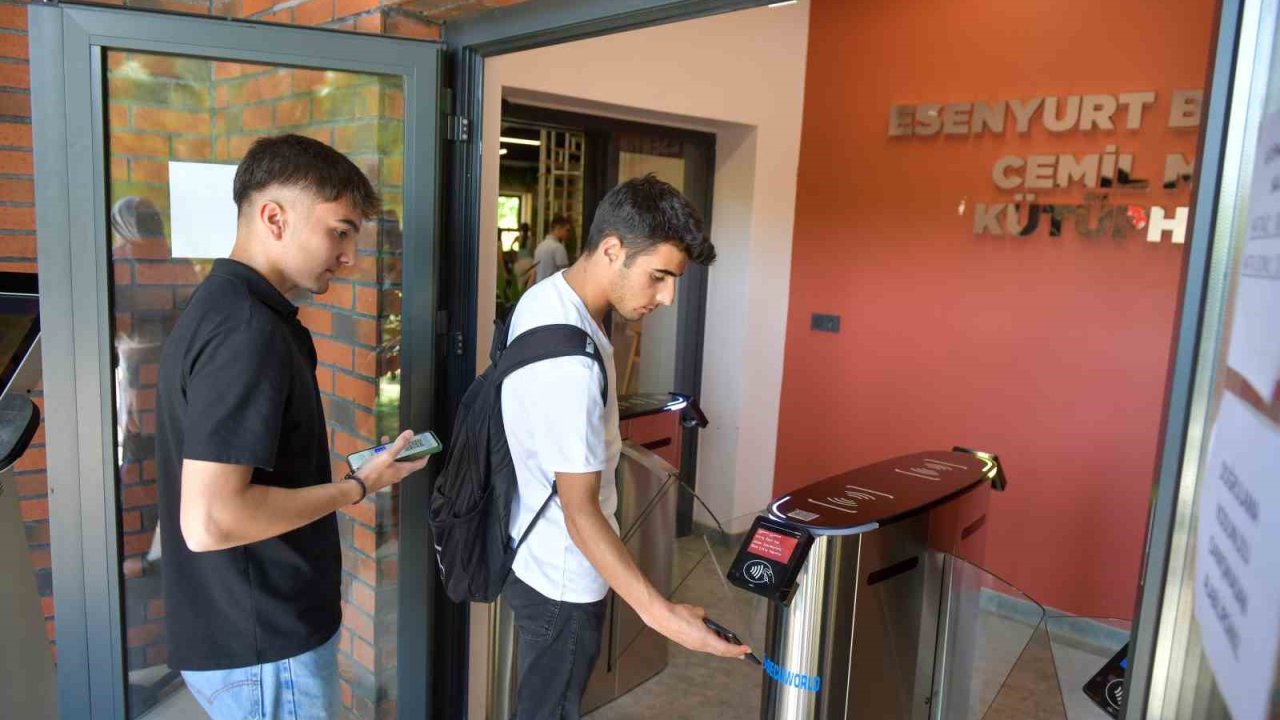 Esenyurt’ta kütüphaneler akıllı sisteme geçiyor