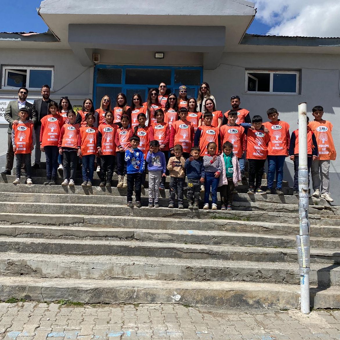 Kars’ta Anlamlı Proje: Köy Okullarına Meyve Fidanı Desteği