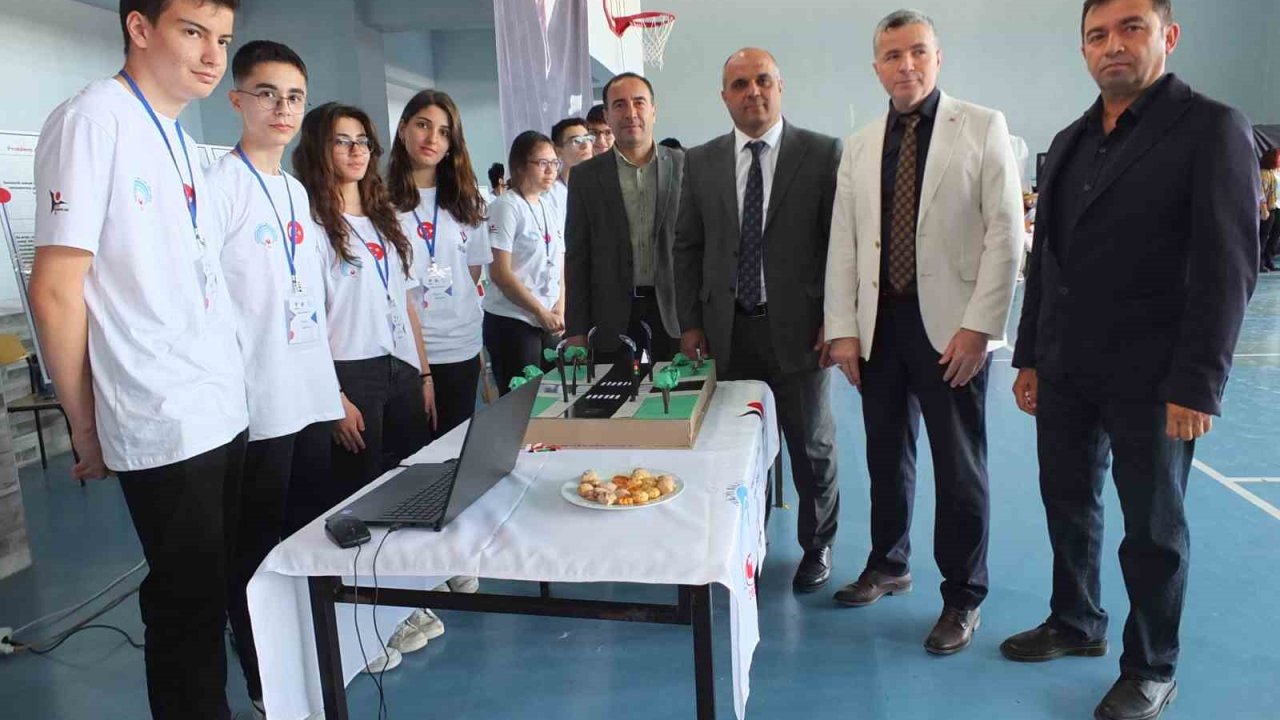 Kuvai-Milliye Fen Lisesi Bilim Fuarı açıldı