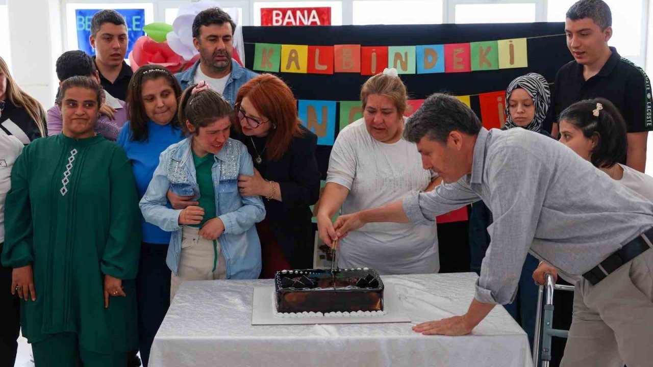 Özel öğrencilerin velilerine fiziksel sağlık ve beslenme semineri