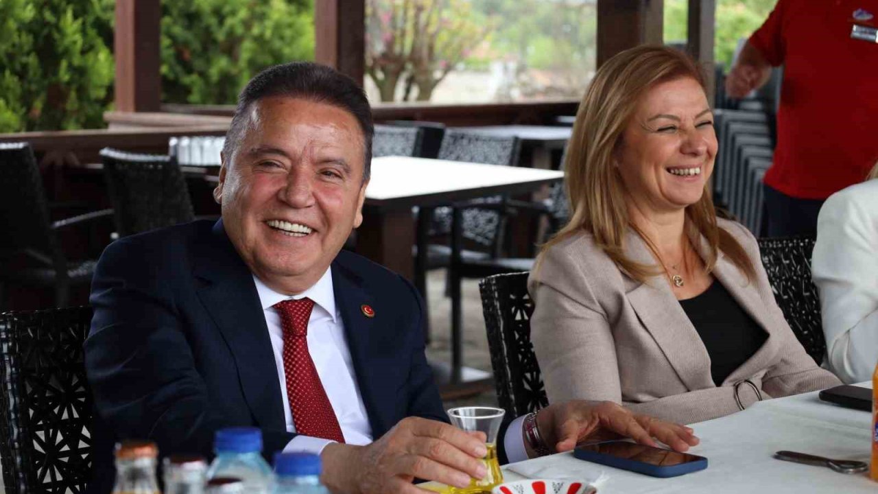 Antalya BB Başkanı Muhittin Böcek başkanlığında, Safranbolu’da Cittaslow Ulusal Ağ toplantısı gerçekleştirildi