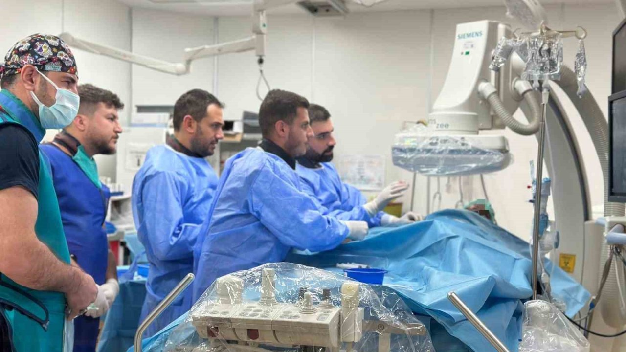 Siirt’te anjiyografik varikosel tedavisi uygulandı