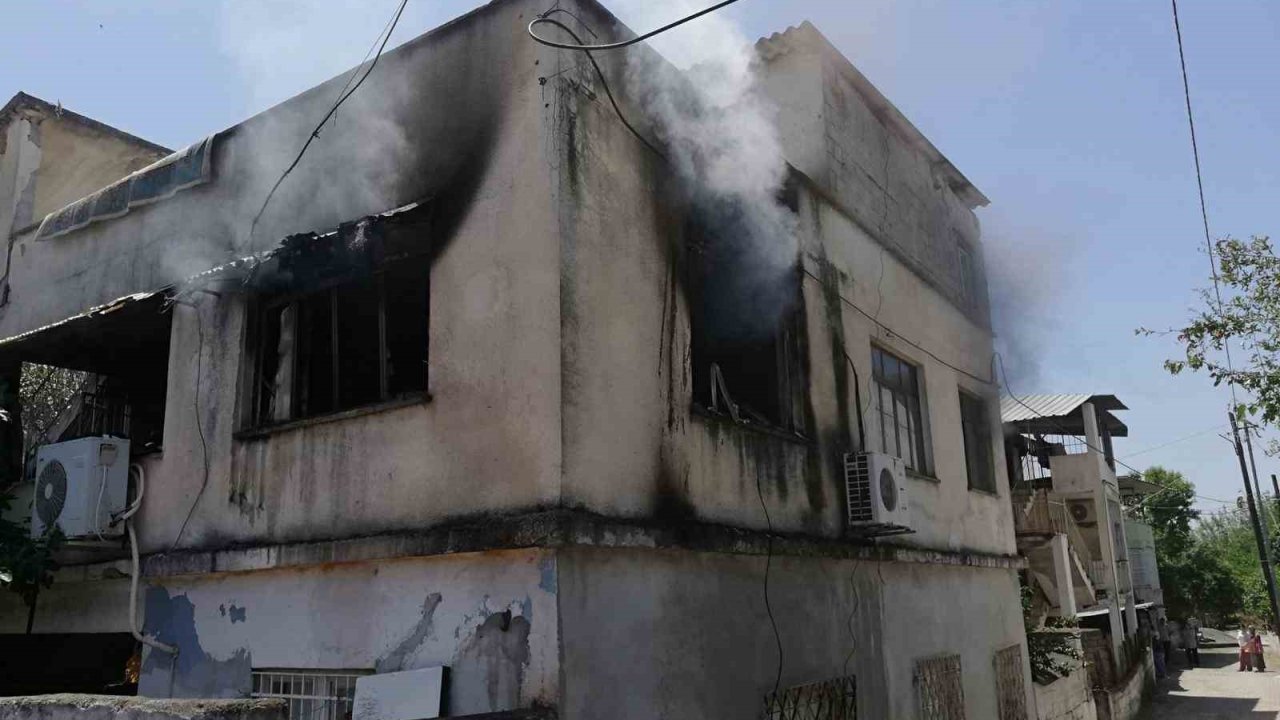 Dörtyol’da ev yangını