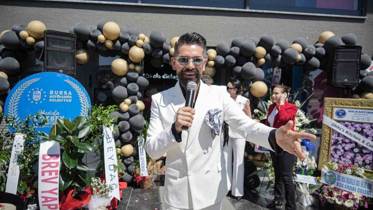 Yaza damgasını vuracak yeni şarkısının ismini sır gibi saklıyor